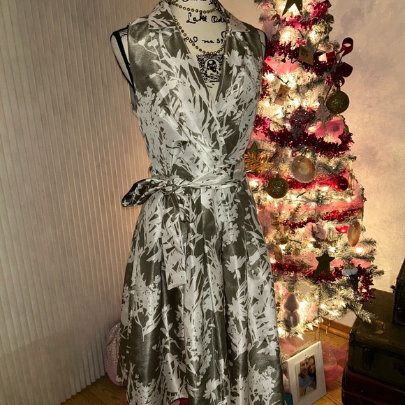 Jessica Howard - Picture 6 of 8